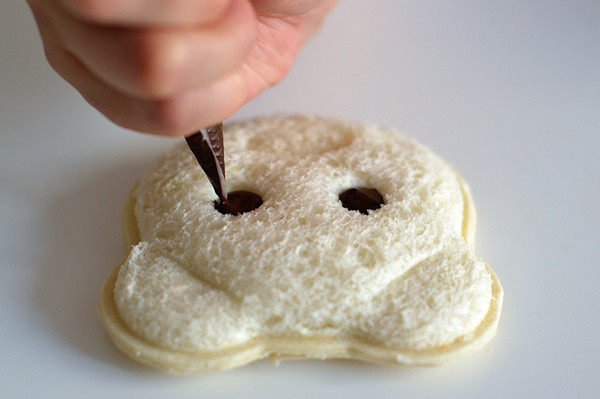 Steps for Making Cute and Adorable Bear Pocket Sandwich