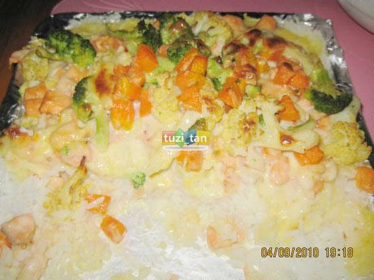 Steps for Making Salmon Baked Rice