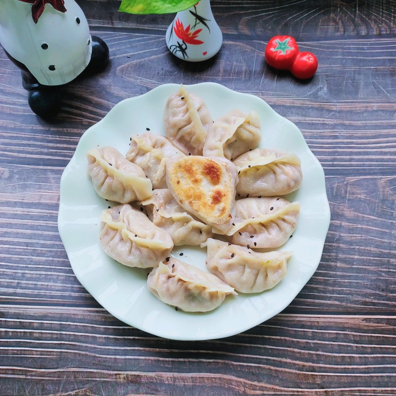 Steps for Making Pork and Zucchini Pan-Fried Dumplings