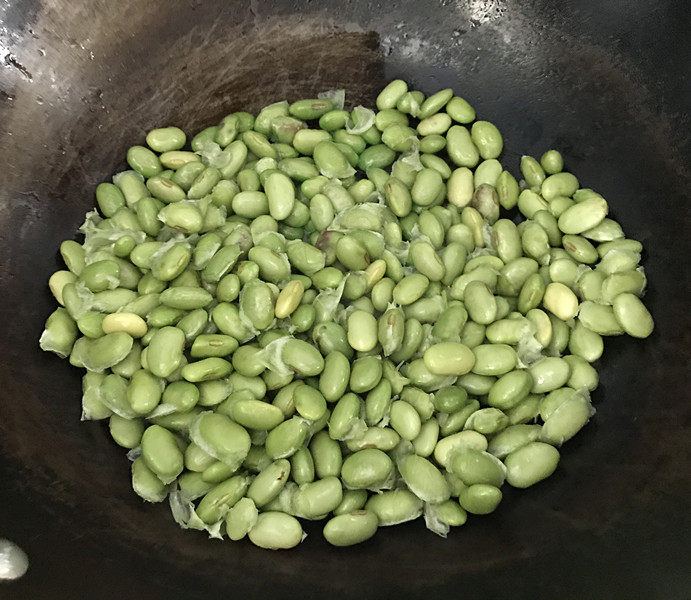 Steps for Making Red Ginseng Stir-Fried Edamame