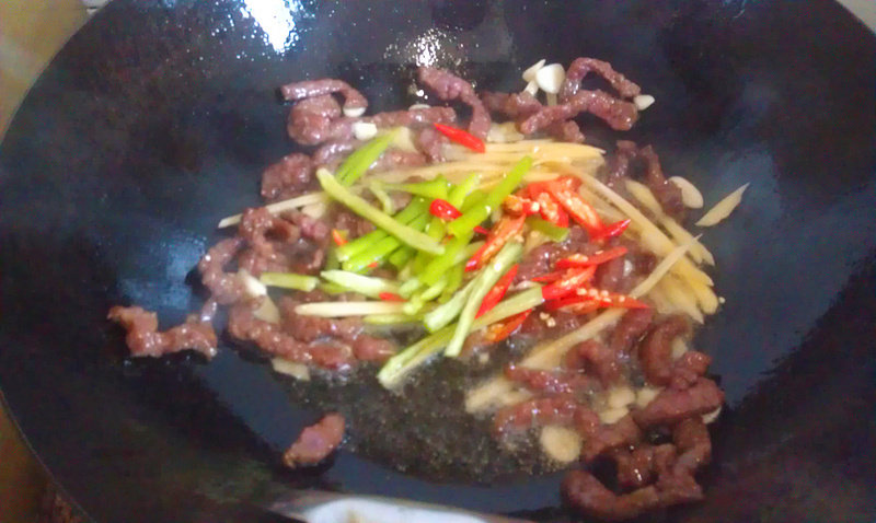 Stir-Fried Beef with Pickled Mustard and Young Ginger Step-by-Step