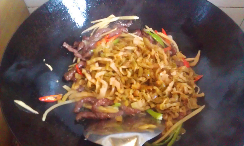 Stir-Fried Beef with Pickled Mustard and Young Ginger Step-by-Step