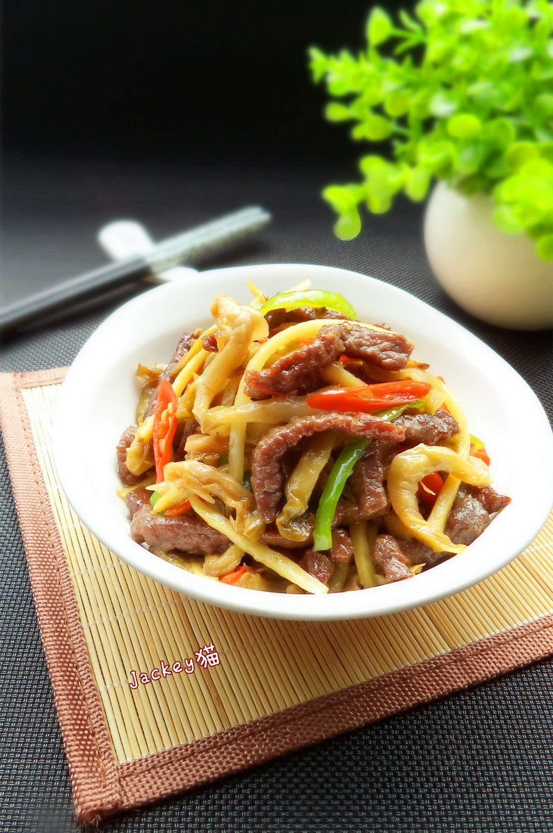 Stir-Fried Beef with Pickled Mustard and Young Ginger