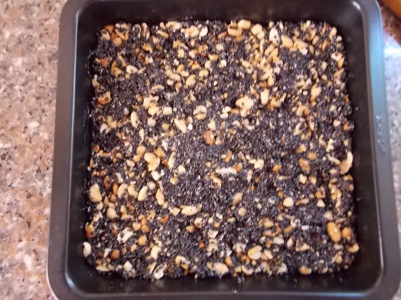 Steps to make Black Sesame Peanut Candy