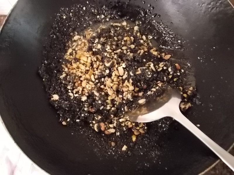 Steps to make Black Sesame Peanut Candy