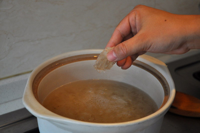 Steps for making Sweet Pear and Tremella Soup