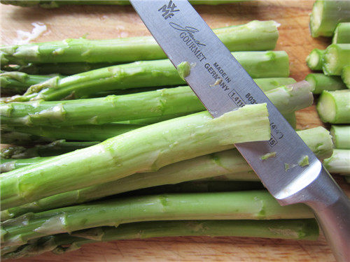 Steps for Cooking Hollandaise Sauce Asparagus