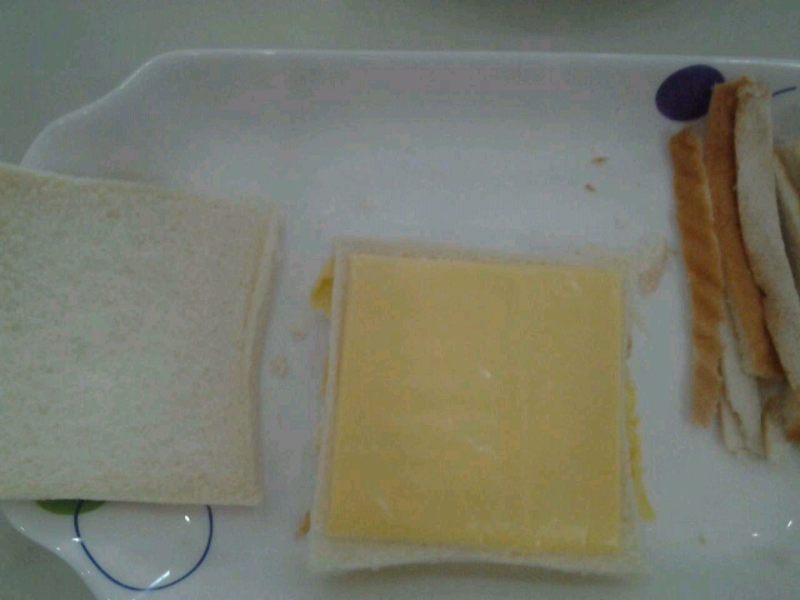 Steps to make Egg and Cheese Sandwich