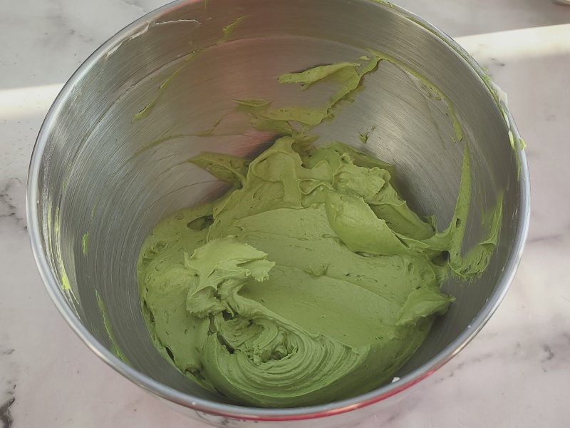 Steps for Making Matcha Cream-filled Christmas Tree Cookies