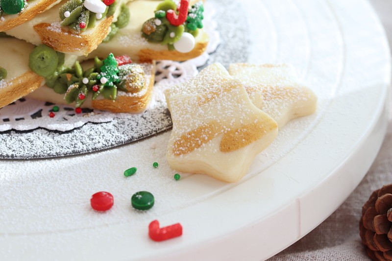 Matcha Cream-filled Christmas Tree Cookies