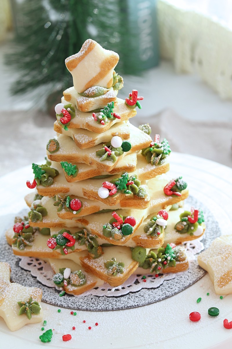 Matcha Cream-filled Christmas Tree Cookies