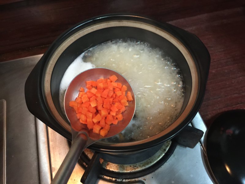 Steps for Cooking Chicken and Mushroom Congee