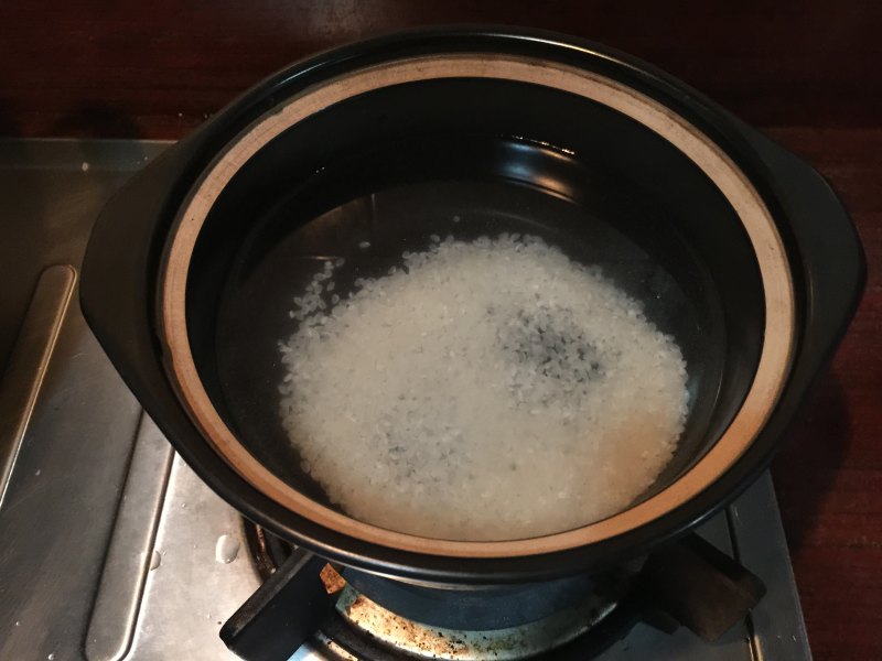 Steps for Cooking Chicken and Mushroom Congee