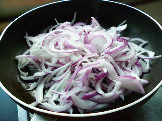 Steps for Making Onion Beef