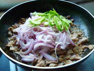 Steps for Making Onion Beef