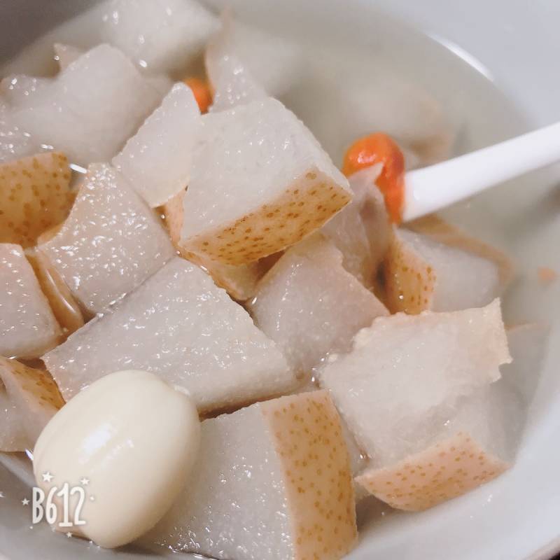 Steps to Make Snow Pear and Lotus Seed Soup with Rock Sugar