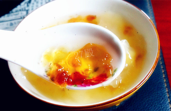 27's Chinese Dessert - Tremella, Peach Gum, and Osmanthus Soup with Coix Seed