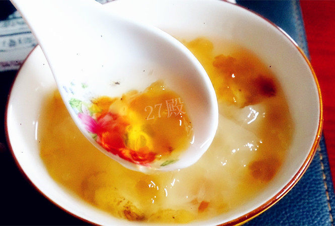 27's Chinese Dessert - Tremella, Peach Gum, and Osmanthus Soup with Coix Seed Cooking Steps