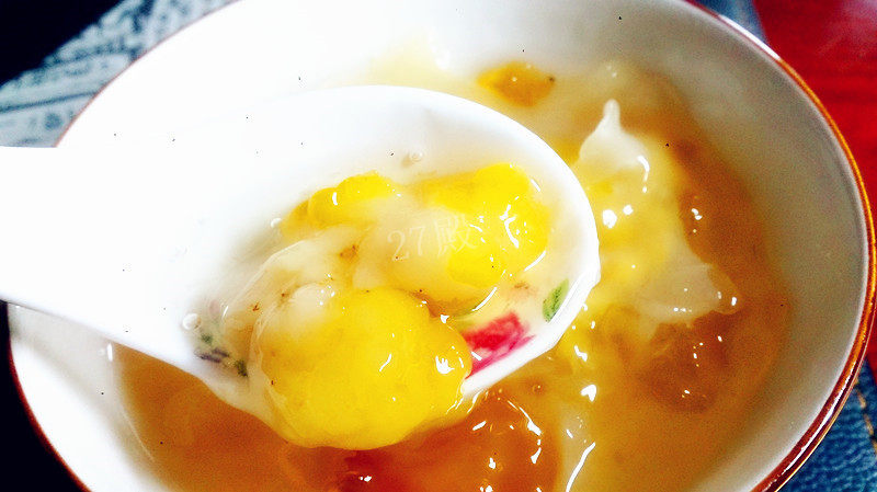 27's Chinese Dessert - Tremella, Peach Gum, and Osmanthus Soup with Coix Seed Cooking Steps