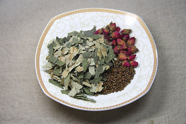 Step-by-Step Guide to Making Mung Bean, Lotus Leaf, and Rose Tea - Perfect for Oil Control in Summer