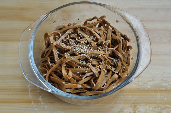 Steps for Making Fragrant Braised Tofu Strips