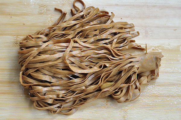 Steps for Making Fragrant Braised Tofu Strips