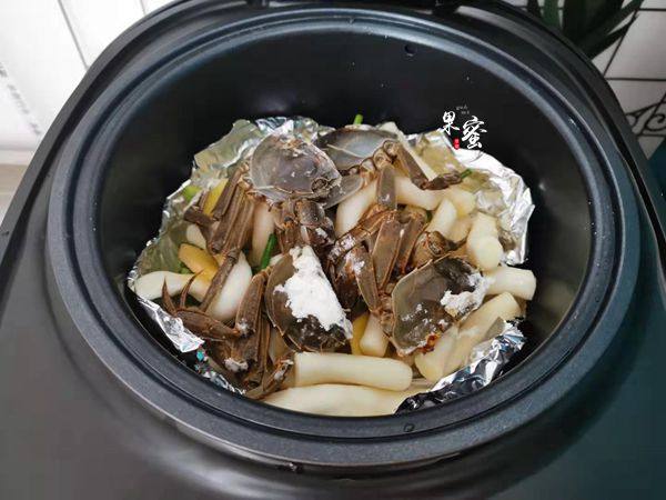 Step-by-Step Cooking of Steamed Crab with Rice Cake