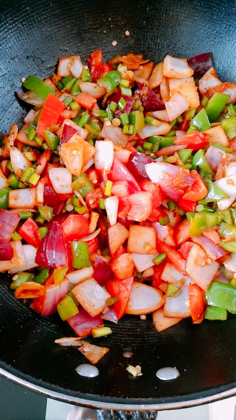 Steps for Making Stir-fried Cat Ear Mushrooms