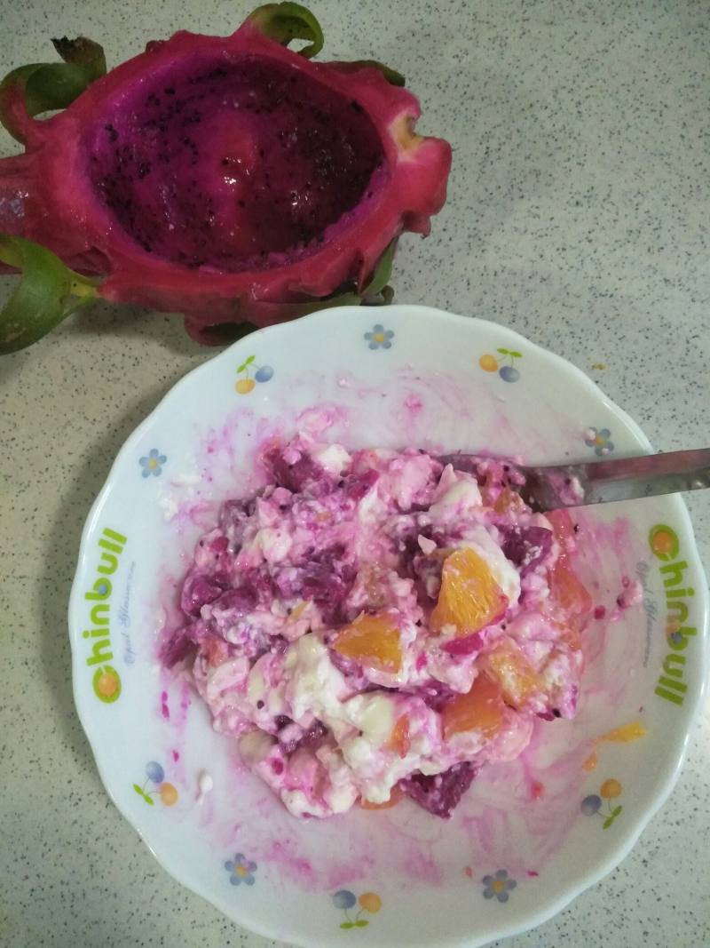 Steps for Making Dragon Fruit and Cream Salad