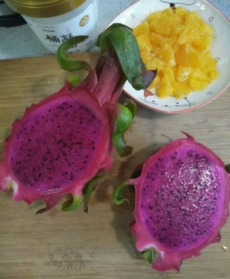 Steps for Making Dragon Fruit and Cream Salad