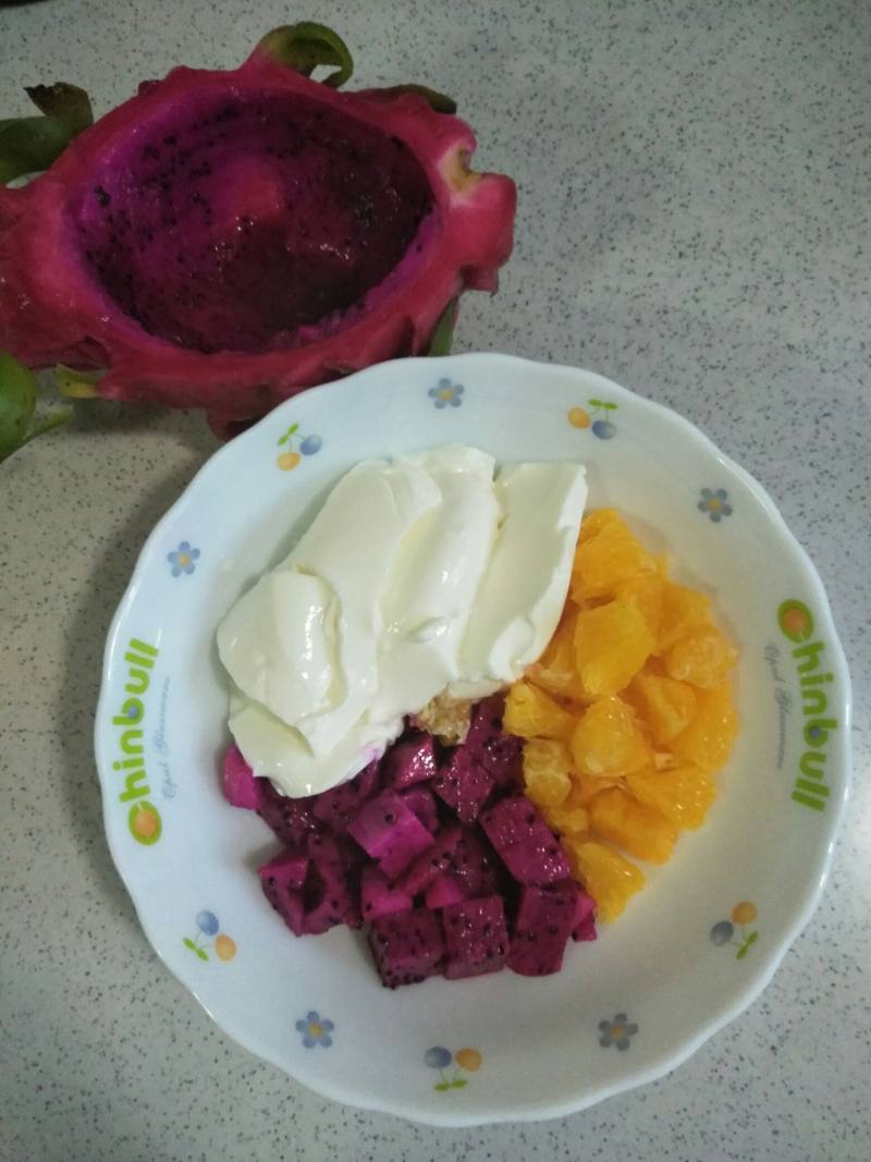 Steps for Making Dragon Fruit and Cream Salad