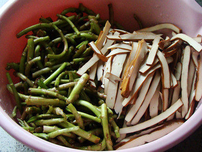 Steps for cooking Stir-fried Lu Hao with Gan Zi