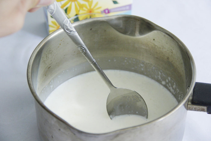 Detailed Steps for Making Two-Tone Matcha Pudding