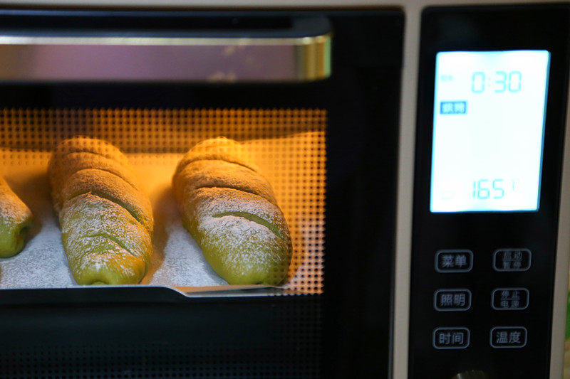 Steps for Making Matcha Soft European Bread