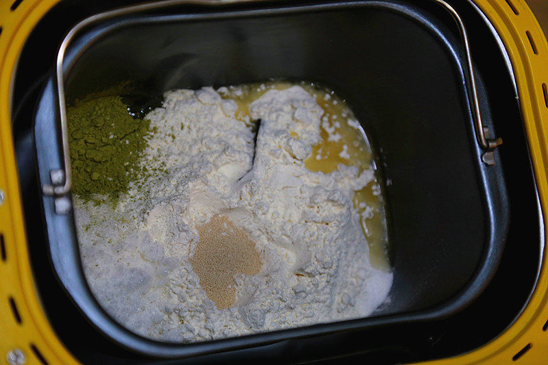 Steps for Making Matcha Soft European Bread