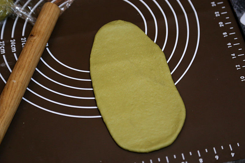 Steps for Making Matcha Soft European Bread