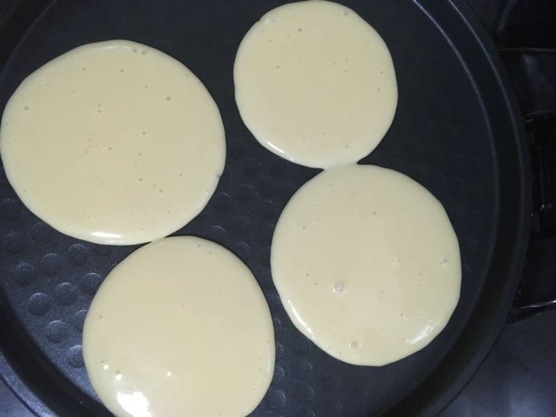 Steps for Making Breakfast Pancakes