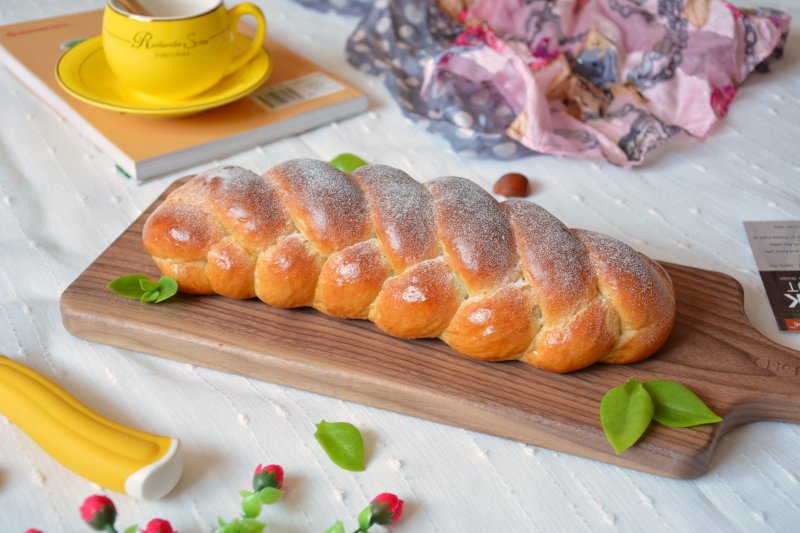 Steps for Making Whole Wheat 5-Strand Pretzel Bread