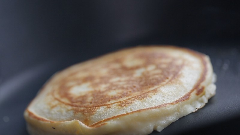 Steps for Making American Blueberry Pancakes