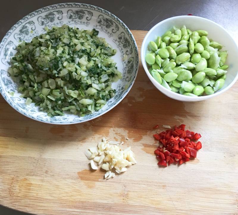 Steps to Cook Edamame and Pickled Vegetable Stir-Fry