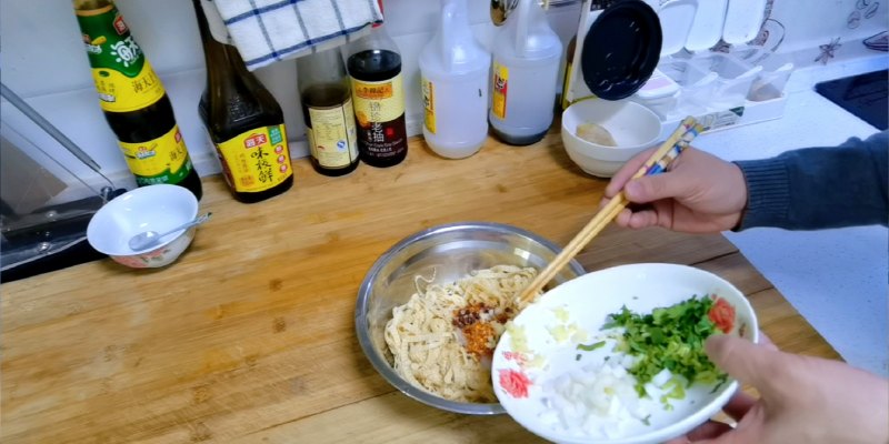 Steps for Making Cold Bean Noodle Salad