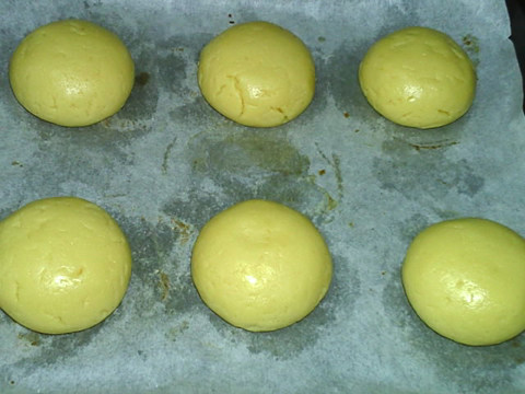 Steps for Making Honeydew Melon Bread