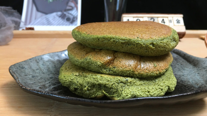 Matcha Souffle Pancakes (No Baking Powder Version) - These freshly baked pancakes, drizzled with honey, are visually and texturally satisfying