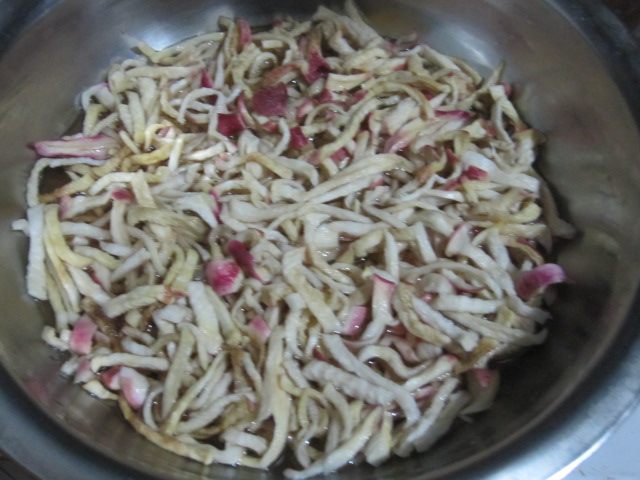 Steps for Making Steamed Preserved Radish Pickles