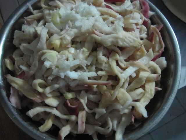 Steps for Making Steamed Preserved Radish Pickles