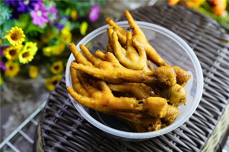 Crispy Braised Chicken Feet