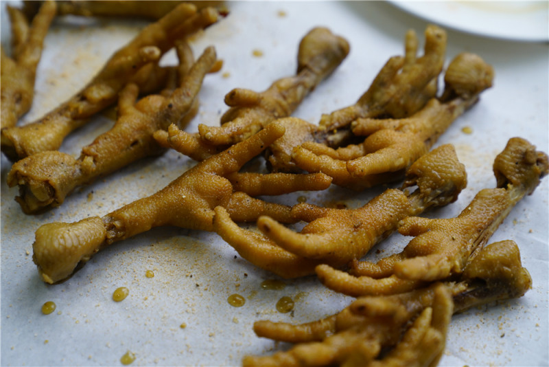 Steps to Make Crispy Braised Chicken Feet