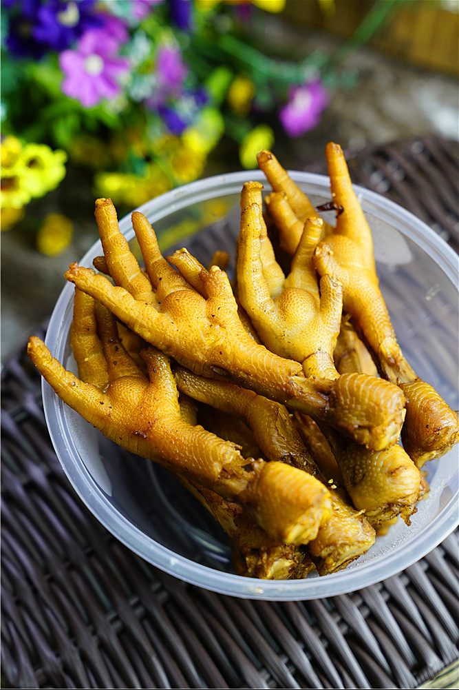 Crispy Braised Chicken Feet