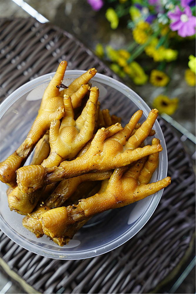 Crispy Braised Chicken Feet