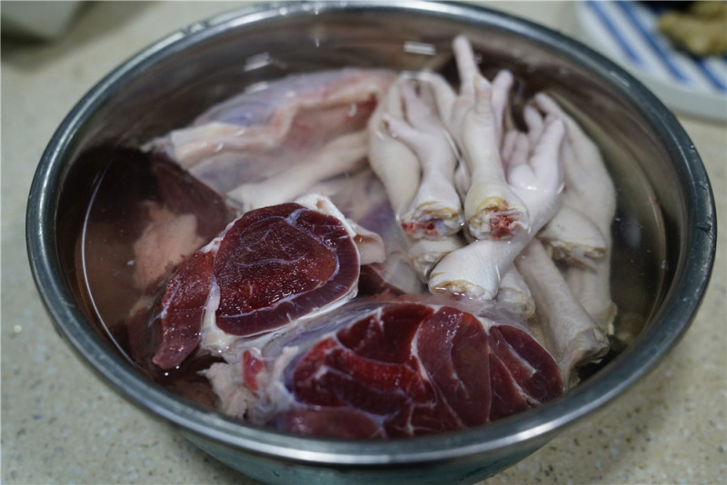 Steps to Make Crispy Braised Chicken Feet